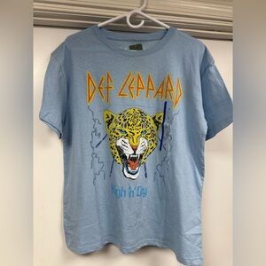 Def Leppard Blue Graphic T-Shirt size Large  unisex NWT